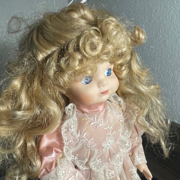 Vintage 1980 GEPPEDO PORCELAIN DOLL 12’ - Picture 4 of 16
